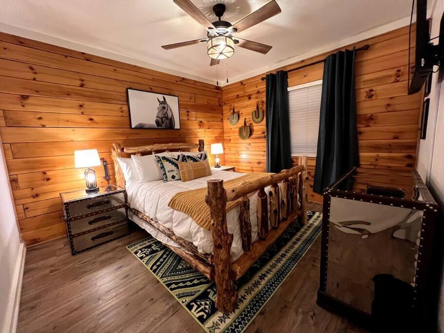 The Horse Cabin At Natural State Cabins Morning Star Buitenkant foto